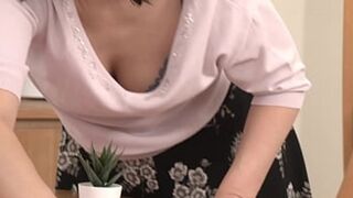 Masaharu Sada was suffering because he couldn't handle his desires on the verge of explosion. I really want to have sex. Any woman is fine. When I felt like that, my step mother's Ryoka came into my eyes. Come to think of it, my step mother is also a woma