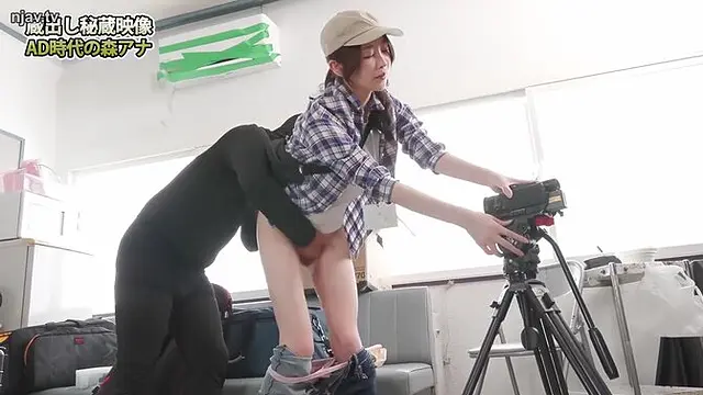 Japanese cutie takes a deep dive into lust